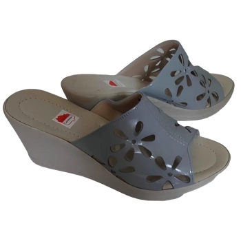 BnW Skórzane szerokie klapki